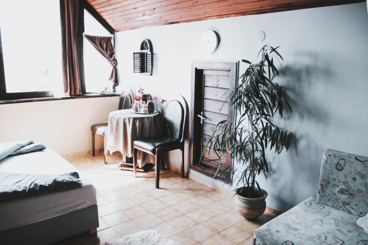 Bed and breakfast Pannonhalma Panzio Extérieur photo