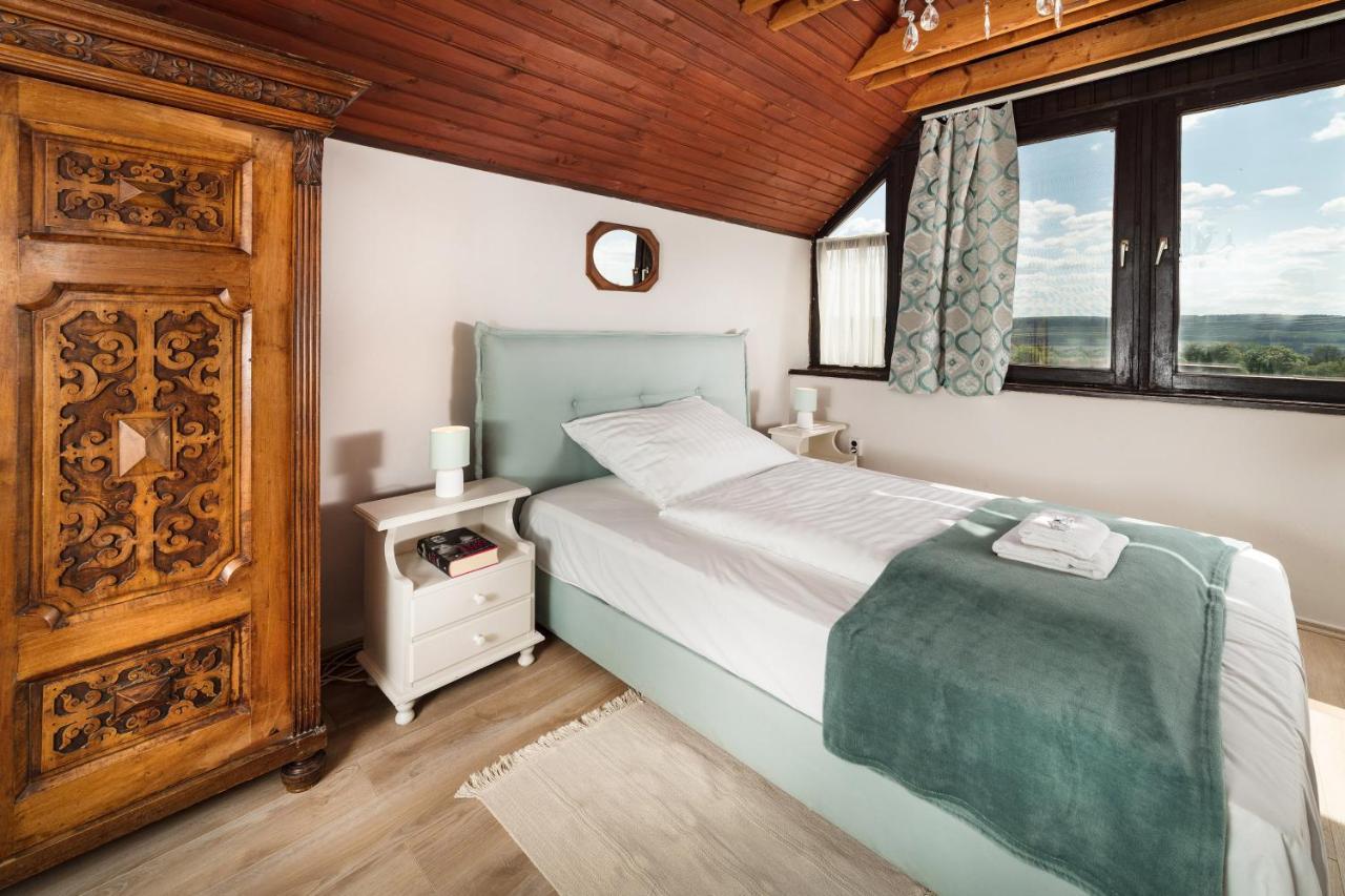 Bed and breakfast Pannonhalma Panzio Extérieur photo